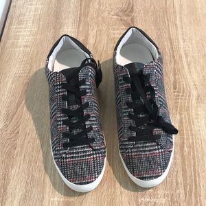 Banana Republic plaid sneakers. NEW. Womens size 10M.